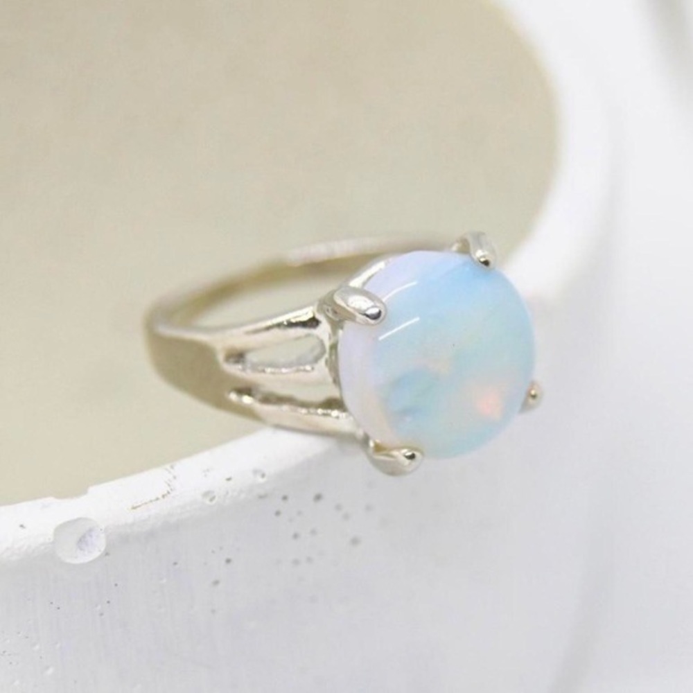 Blue Stone Ring - Picture 2 of 4